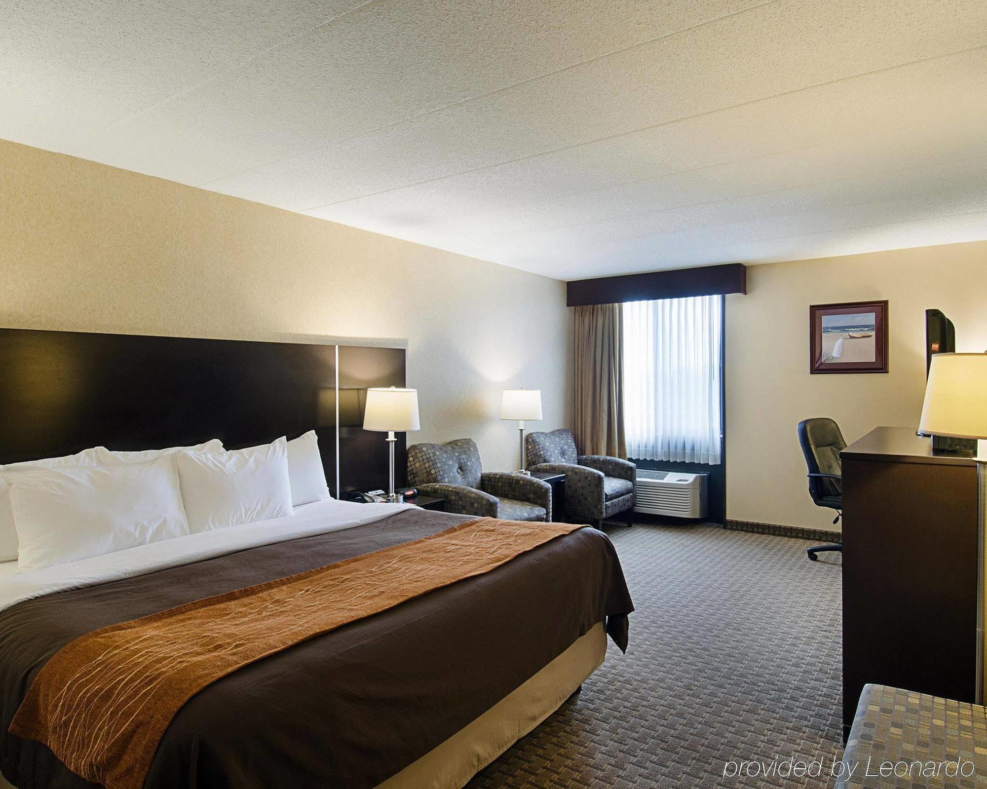 Holiday Inn Express - Fall River North Экстерьер фото