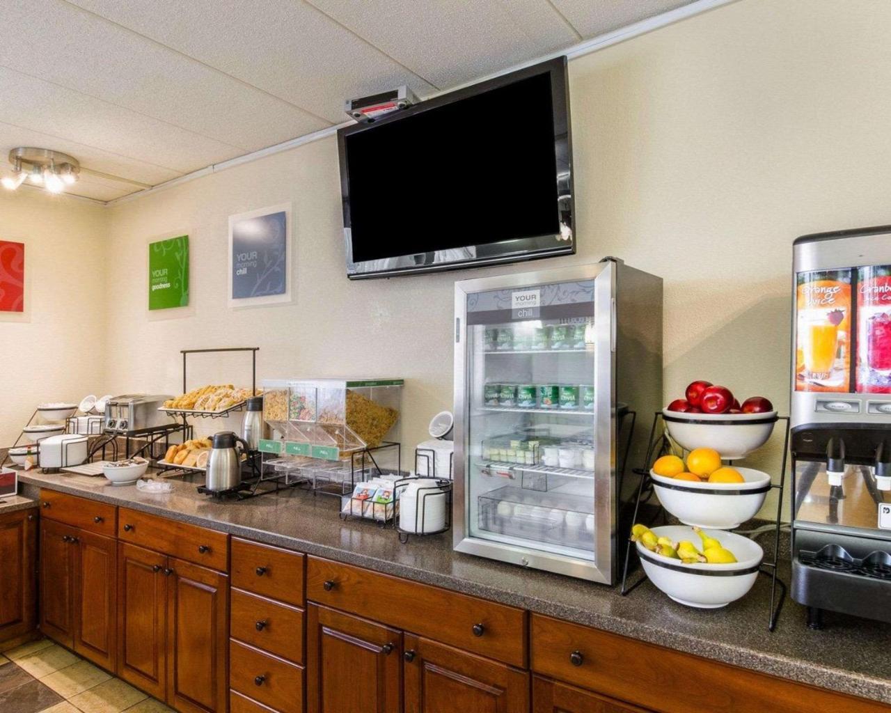Holiday Inn Express - Fall River North Экстерьер фото