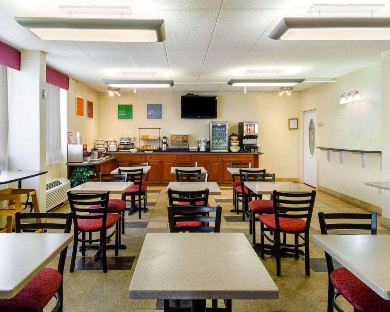 Holiday Inn Express - Fall River North Экстерьер фото