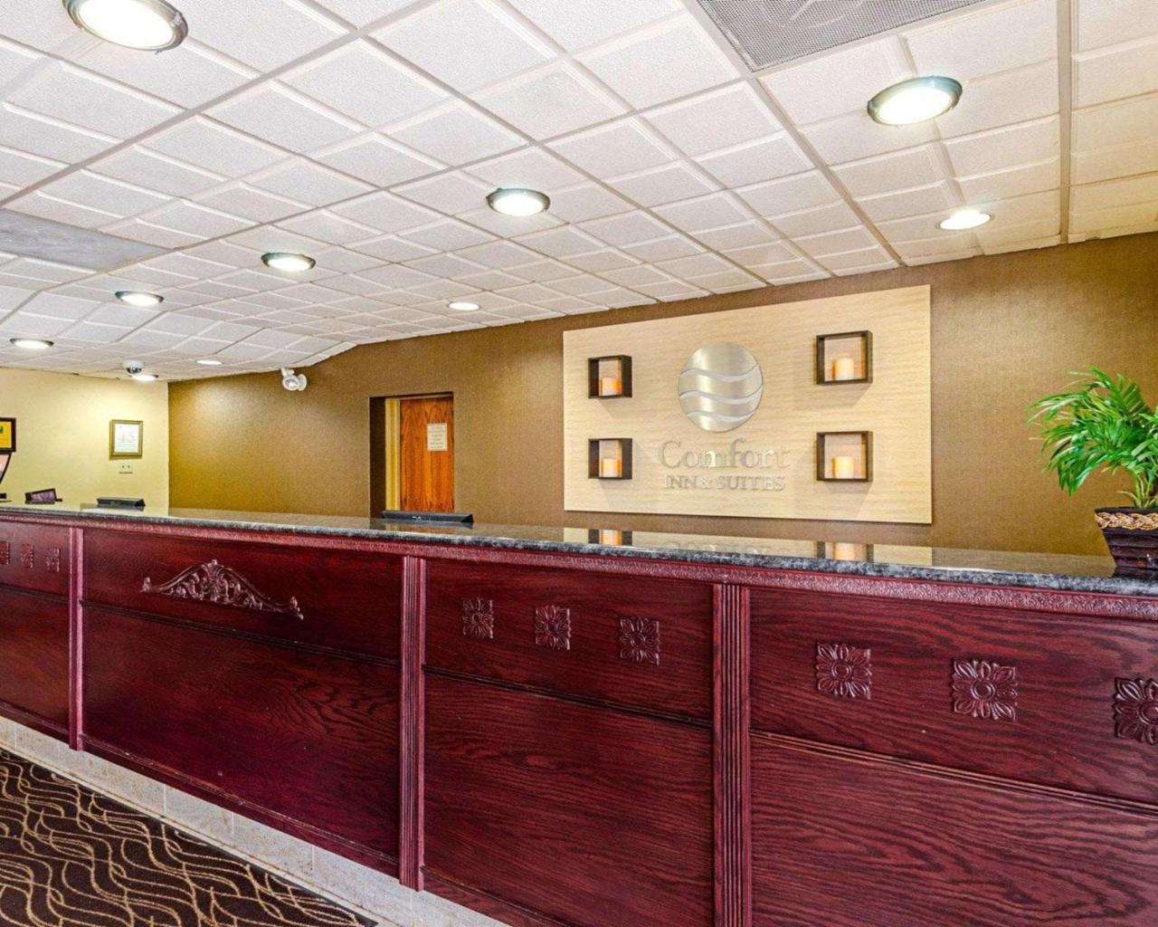 Holiday Inn Express - Fall River North Экстерьер фото