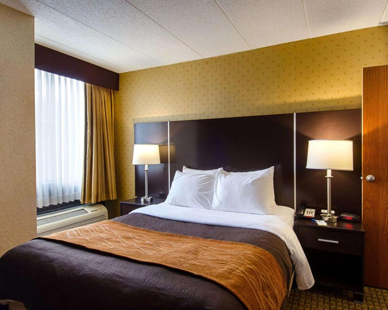 Holiday Inn Express - Fall River North Экстерьер фото